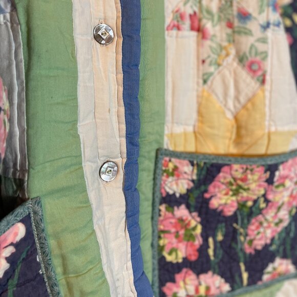 Hand‑Made Quilt Jacket – Flat‑French Seams, Shell Buttons & Hidden Sleeve Design - Picture 3 of 12